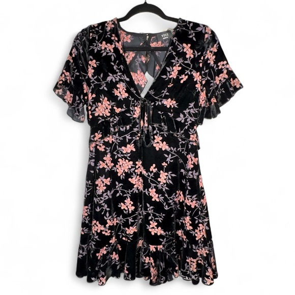 VICI floral velvet burnout dress size medium never worn ruffle detail - Picture 2 of 8